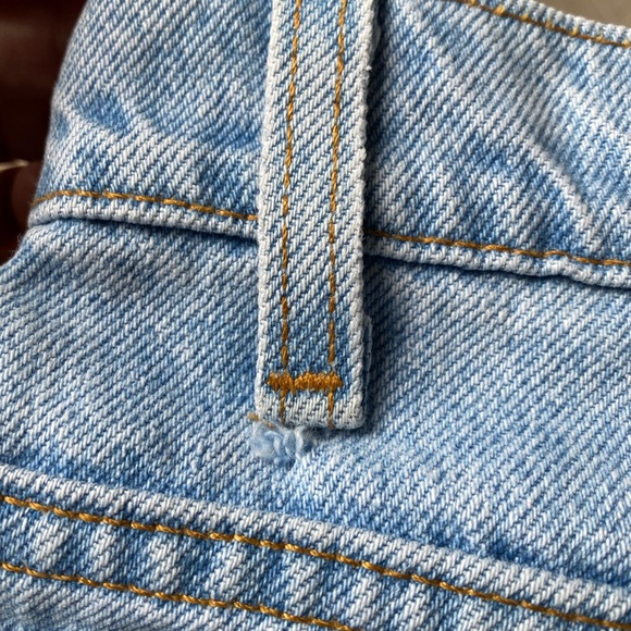 512 Levi’s orange tab light wash high rise distress jeans. 30 - Picture 14 of 16